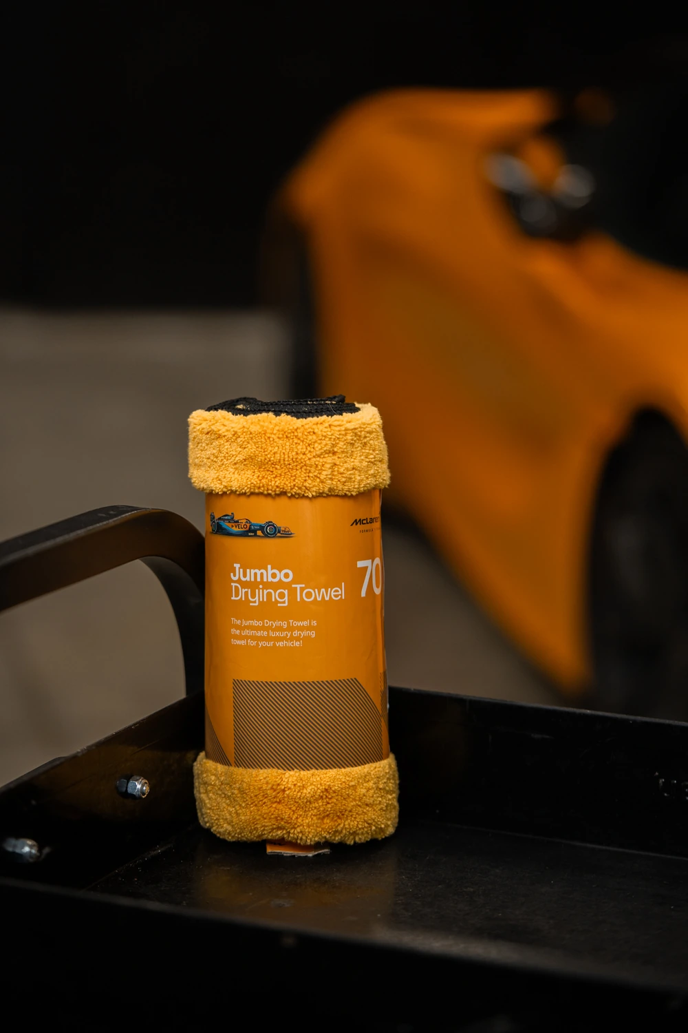 Serviette de séchage McLaren Jumbo Drying Towel enroulée