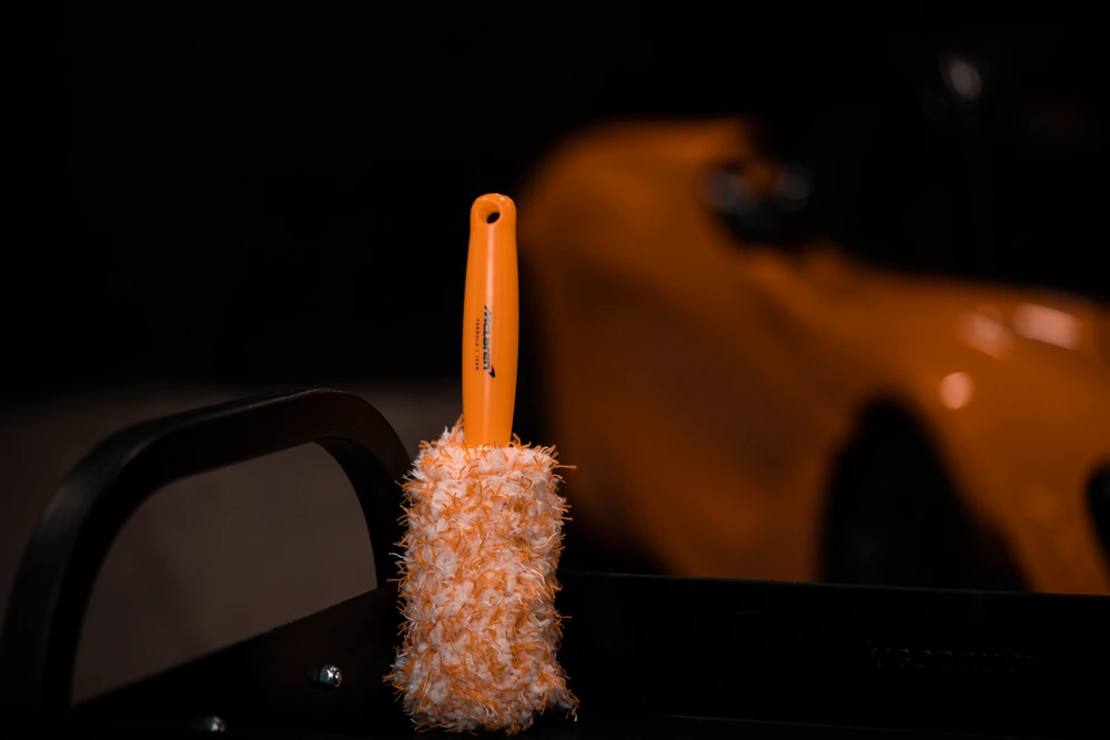 Brosse à roues en microfibre McLaren
